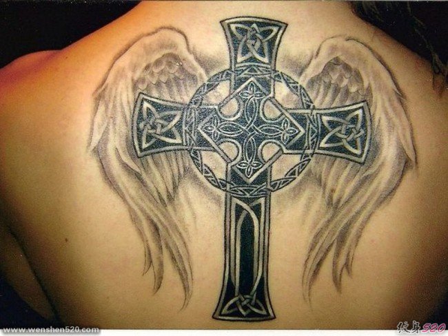 多款帅气的信仰十字架纹身图案