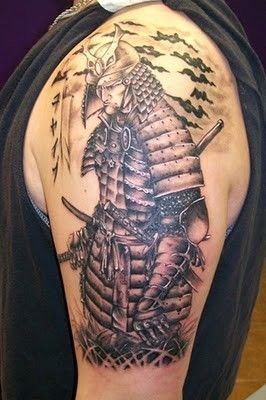 男性威猛的身披盔甲的勇士纹身图案