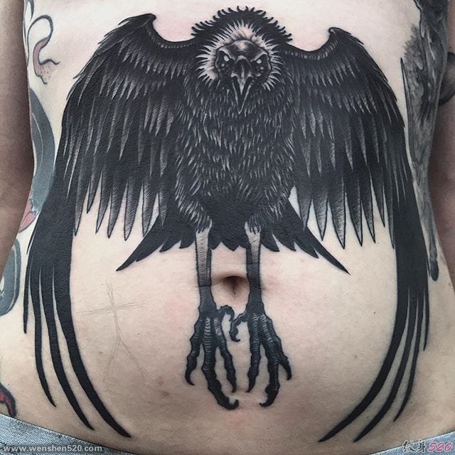 11款霸气十足的黑色秃鹰纹身图案