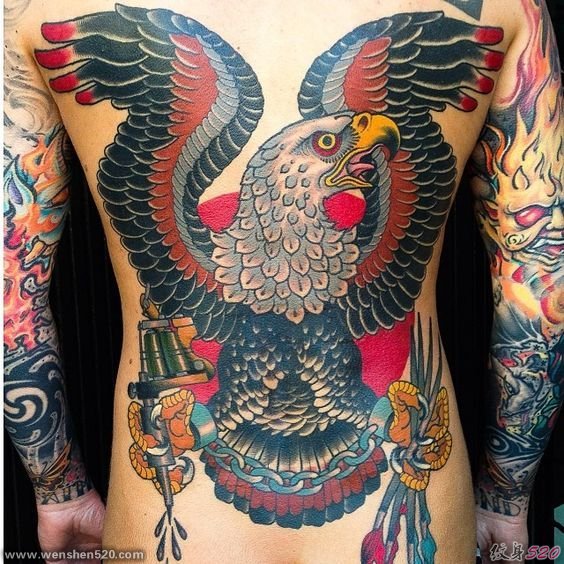 男性背部满背超霸气白头鹰纹身图案