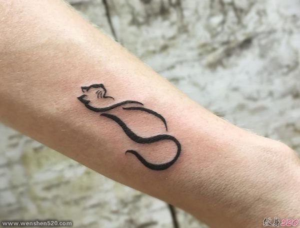 30款多种风格可爱的宠物猫纹身图案