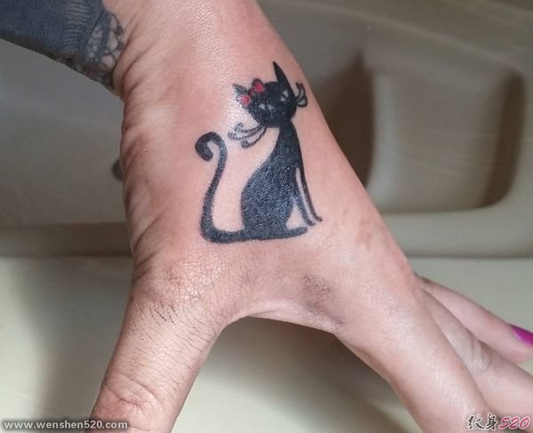 30款多种风格可爱的宠物猫纹身图案