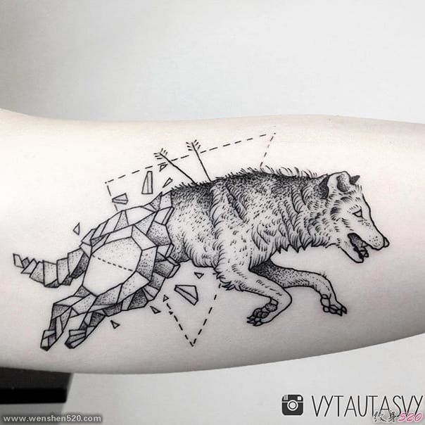 奇妙的黑色的几何点刺纹身图案