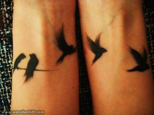 女性个性时尚的黑色小鸟儿纹身图案
