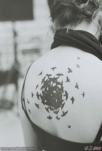 女性个性时尚的黑色小鸟儿纹身图案