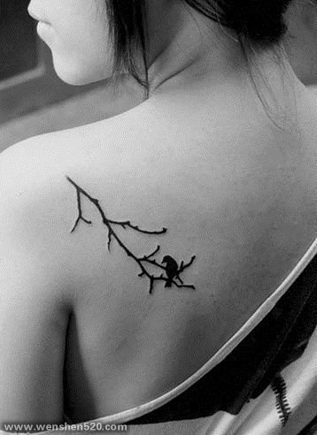 女性个性时尚的黑色小鸟儿纹身图案