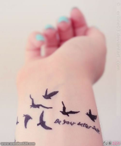 女性个性时尚的黑色小鸟儿纹身图案