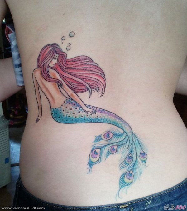 女生后背漂亮的红发美人鱼纹身图片