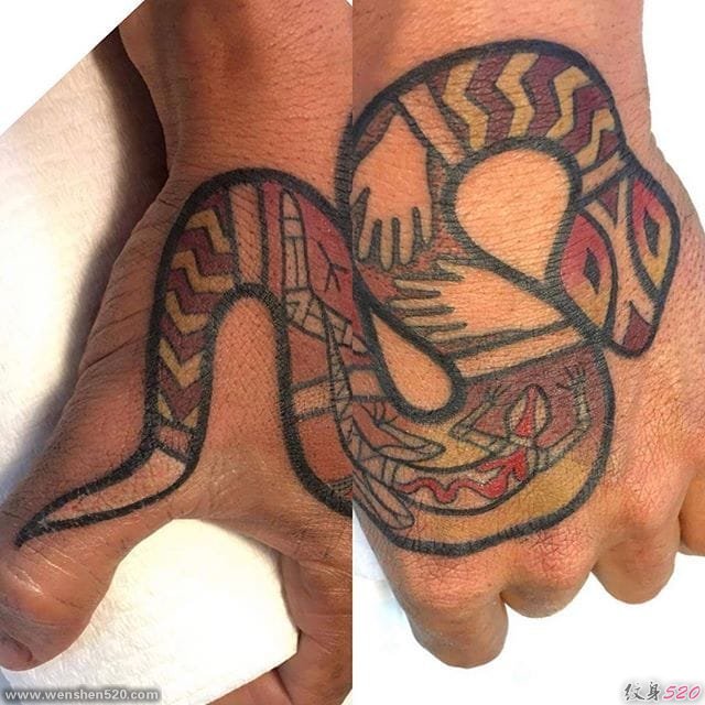 非常受启发的原始生物纹身图案来自于纹身师卢