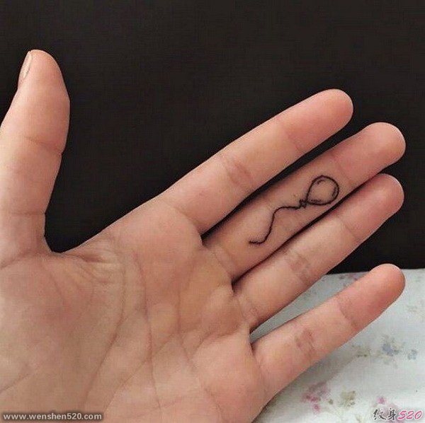 女生手指漂亮的小清新纹身图案