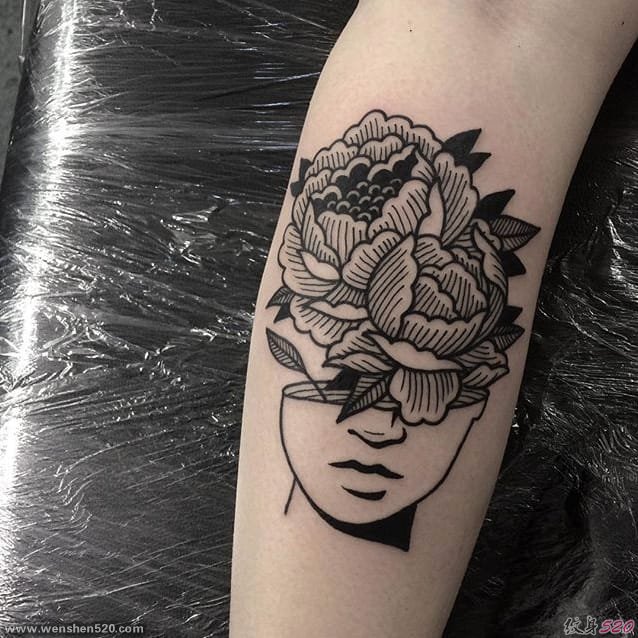 多款精致的纯手工黑线抽象纹身图案来自伊恩