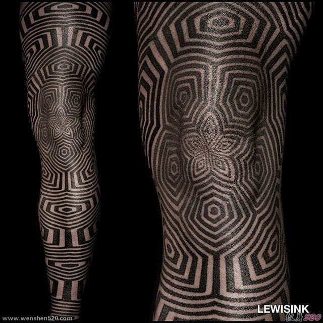 2016最大面积黑色的几何满臂纹身图案