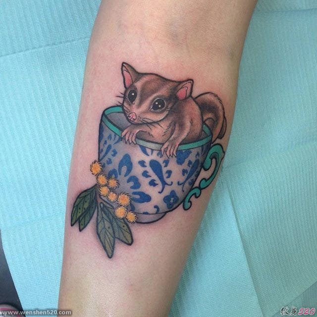 多款可爱的茶杯里的小动物纹身图案来自卡莉