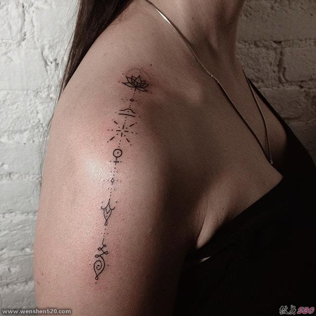 女生喜爱的简单手绘纹身图案来自于纹身师安雅