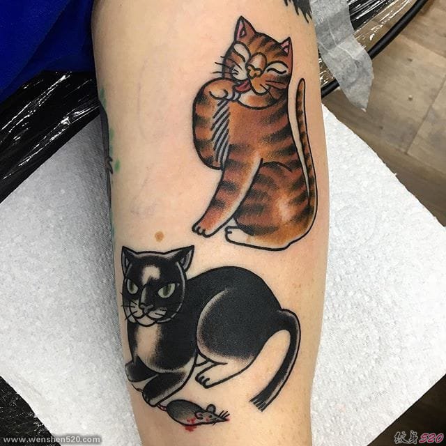 无与伦比的传统纹身小黑猫纹身图案