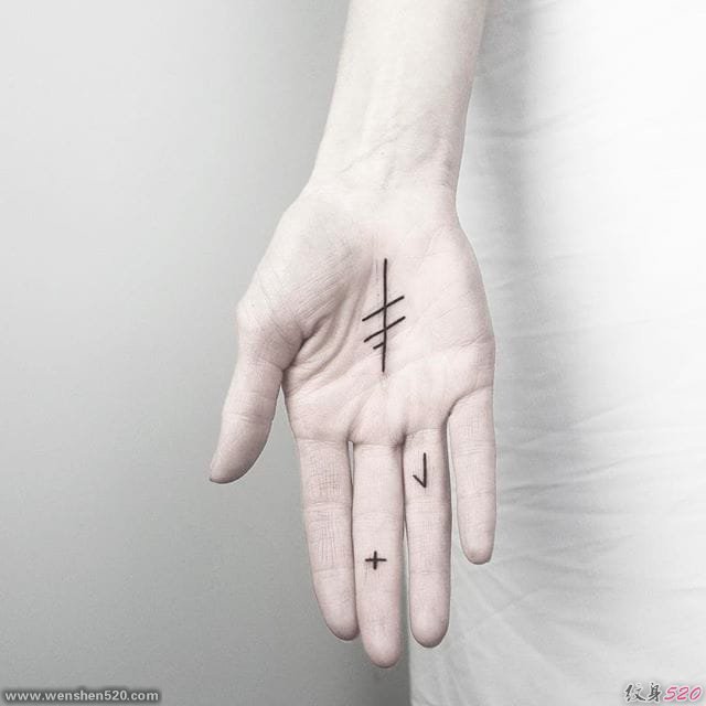 极简主义黑色几何图形风格纹身图案