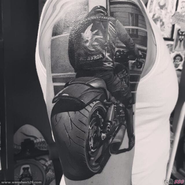 黑灰色超现实主义纹身图案来自纹身师丹尼斯