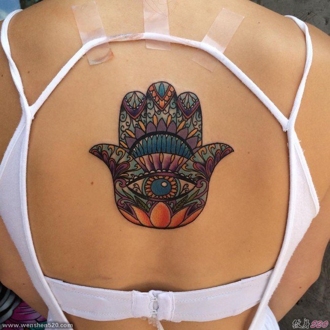 多款女孩背上漂亮的法蒂玛之手纹身图案