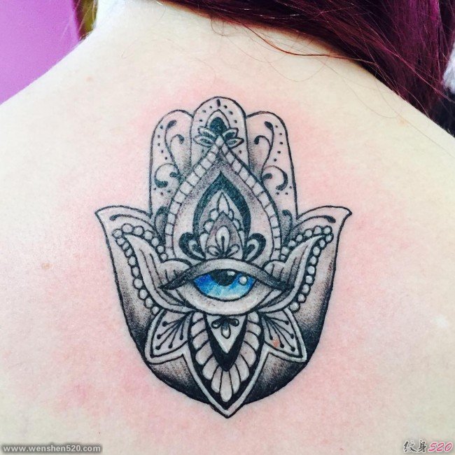 多款女孩背上漂亮的法蒂玛之手纹身图案