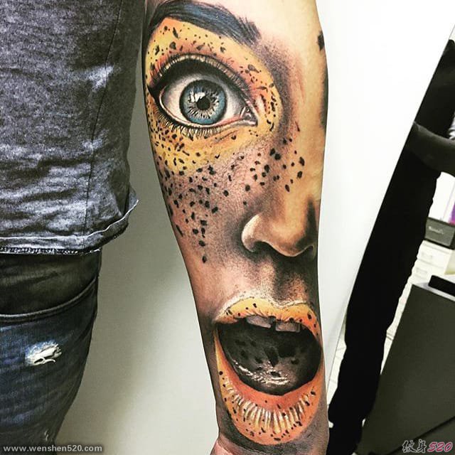 超现实主义的杰作纹身图案来自纹身师桑德里
