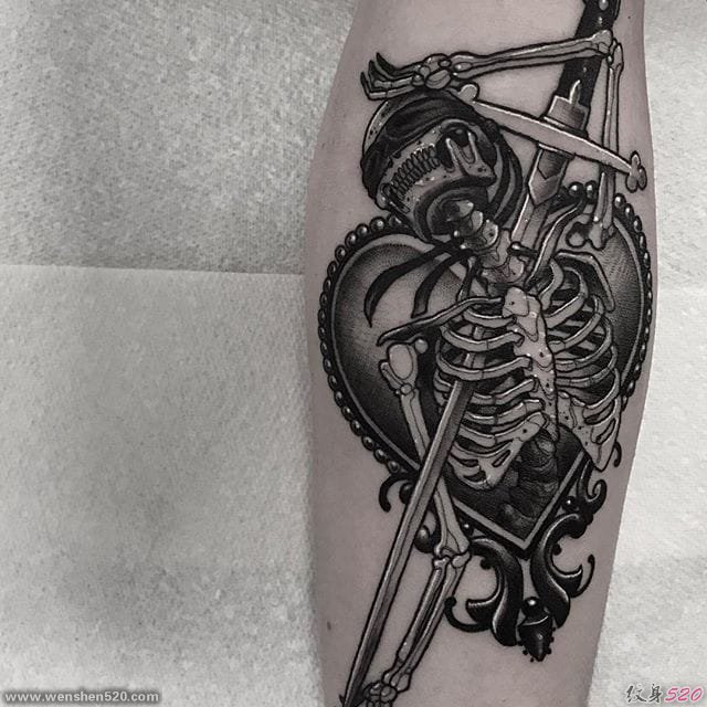 黑暗的人体艺术纹身图案来自于纹身师尼尔