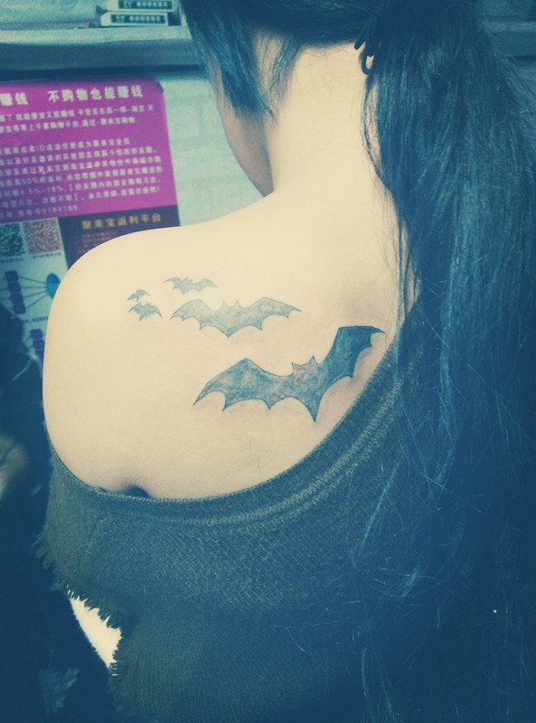 后背蝙蝠纹身 金左堂纹身盖疤痕修改纹身 安阳纹身 水冶纹身