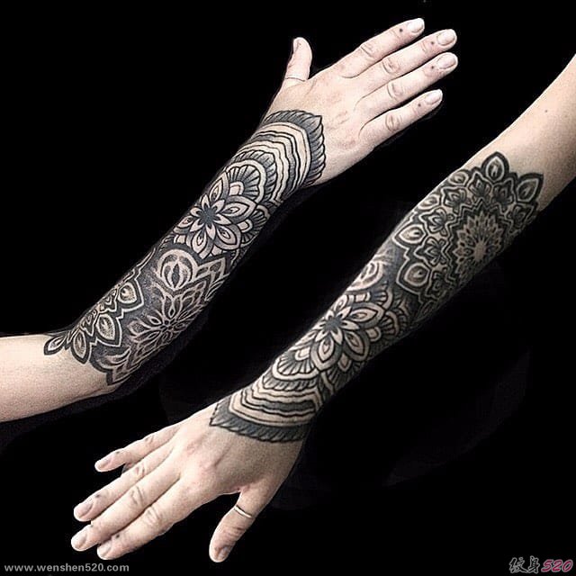16款神圣的黑色点刺纹身几何花纹身图案