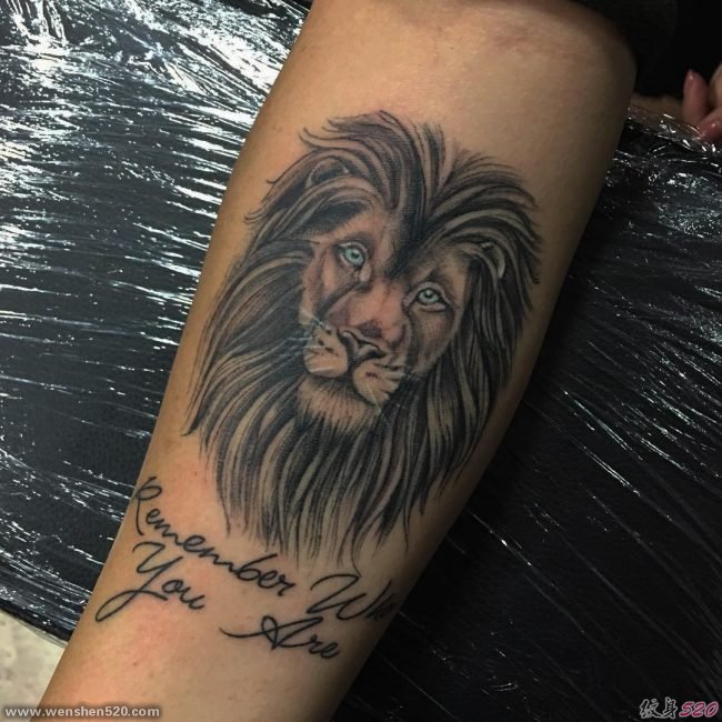 手小臂上帅气的各种狮子纹身图案