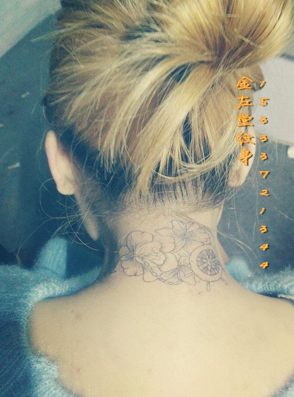 脖子玫瑰纹身 金左堂纹身盖疤痕修改纹身 安阳纹身 水冶纹身