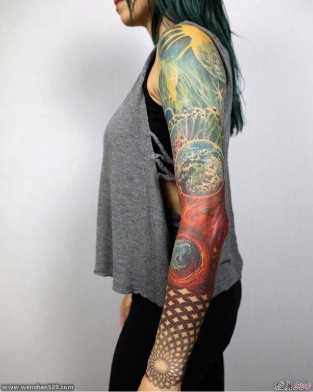 女性时尚花臂纹身星球小宇宙纹身几何图片