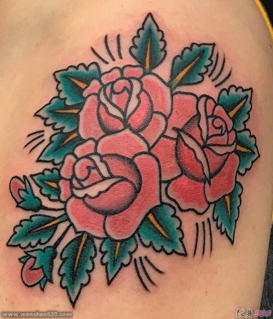 手臂上粗线条纹身传统彩色纹身玫瑰花图片