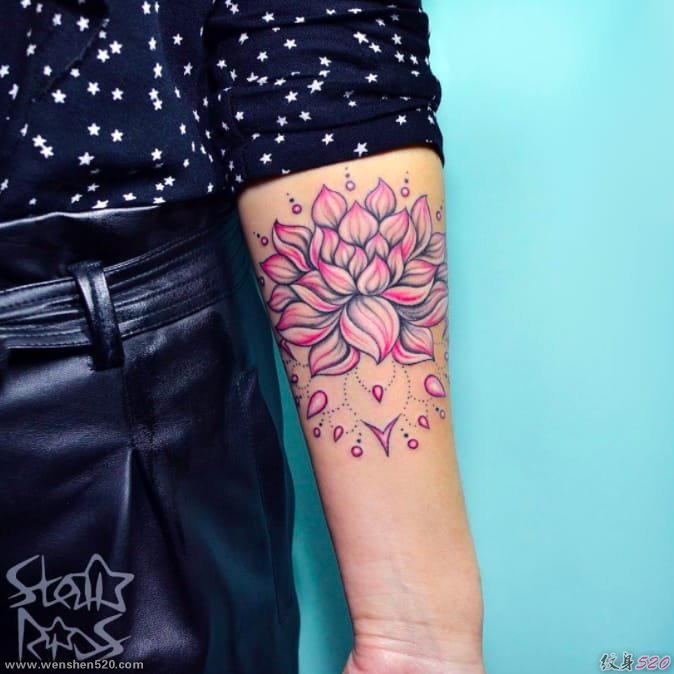 漂亮的彩色纹身动物和植物纹身小花朵纹身图案