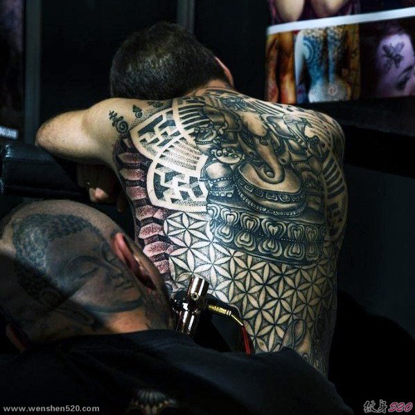 24款男性霸气的满背大面积纹身图案欣赏