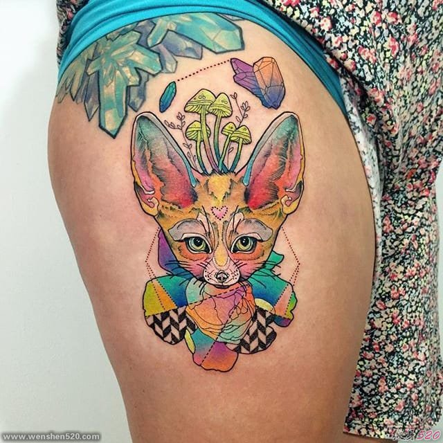 五颜六色的可爱动物图案纹身水彩风格