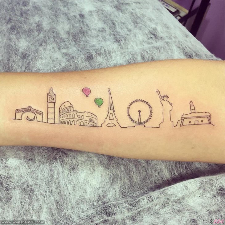 描绘城市标志建筑天际线的纹身图案
