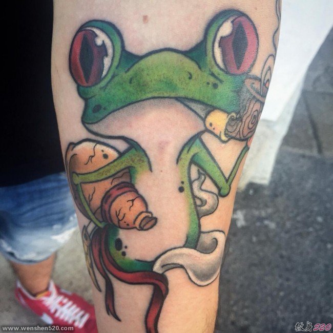 很喜欢的可爱女生纹身图卡通青蛙小动物纹身图案