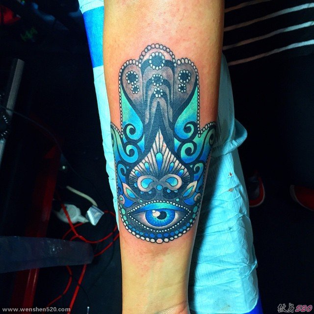 一种丰富的蓝色风格的个性的纹身图案