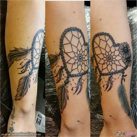 女孩身上代表着恋爱的心形爱意纹身图案