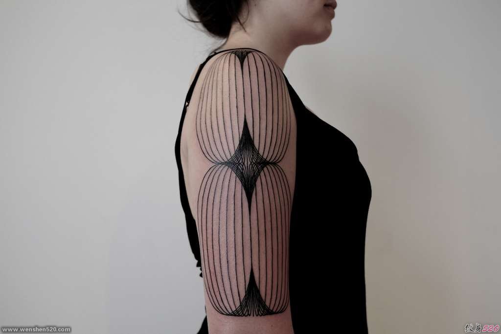黑白简约线条几何元素纹身图案