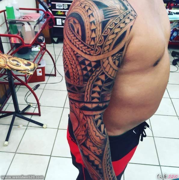 黑色几何线条纹身点刺技巧花臂半甲纹身男士霸气纹身图案