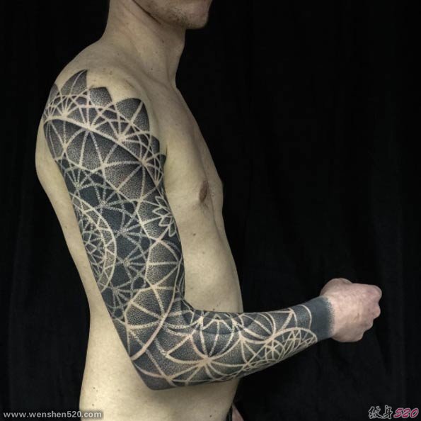 黑色几何线条纹身点刺技巧花臂半甲纹身男士霸气纹身图案