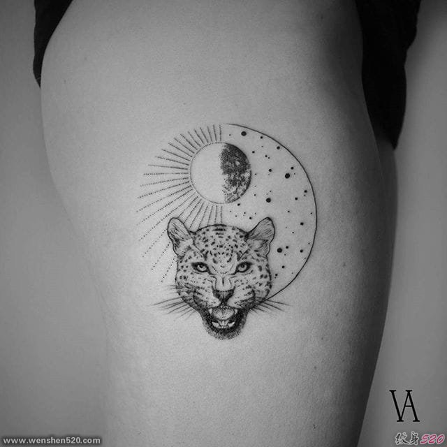 一组黑白纹身风格的小动物纹身图案