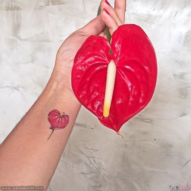 一组女生喜爱的简单小清新文艺纹身图案