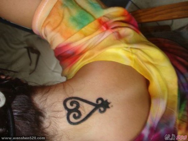 一组简单个性线条纹身创意符号纹身图案