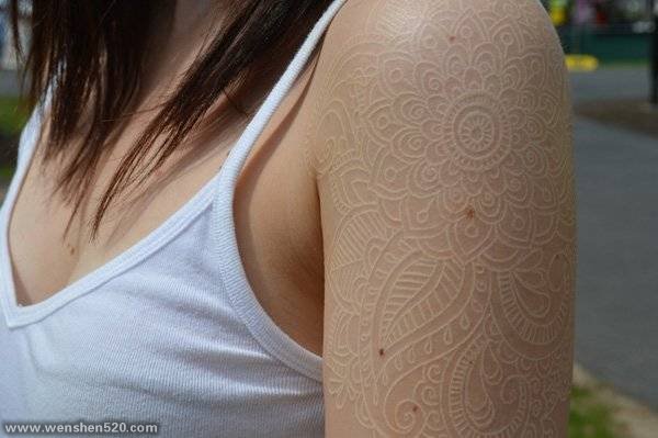 一组女生喜爱的超美的白色隐形纹身图案