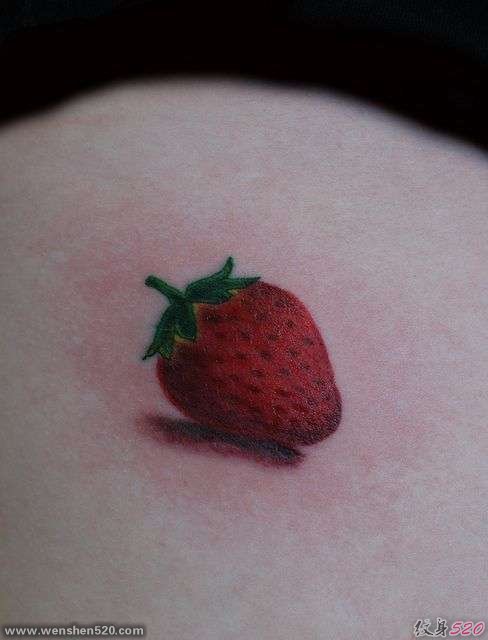 一组简单写实的美味食物纹身图案