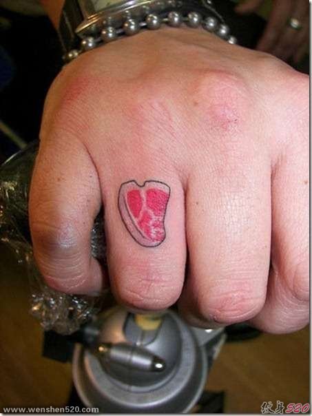 一组简单写实的美味食物纹身图案