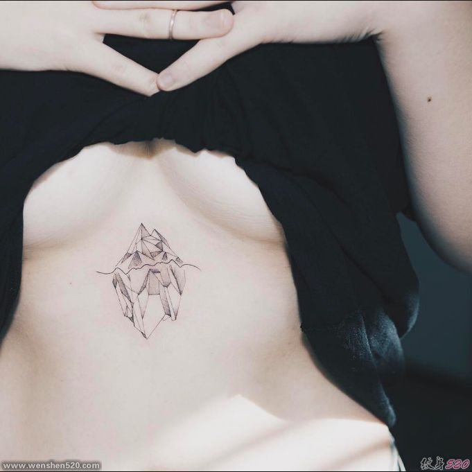 10款让女生心动的小巧可爱纹身图案