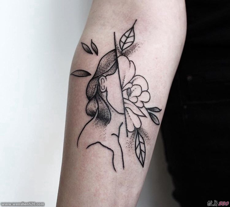 手臂上纹身黑白灰风格点刺纹身人物肖像纹身花朵纹身图片