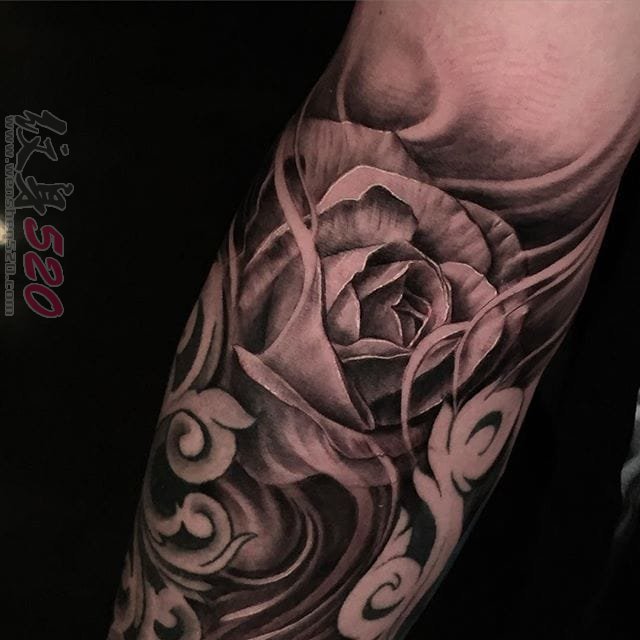 超个性的纹身黑白灰风格纹身点刺技巧抽象线条纹身图案